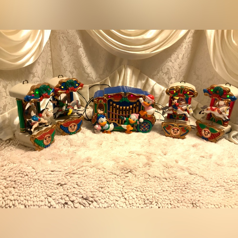 CHRISTMAS CAROUSEL BY MR. CHRISTMAS